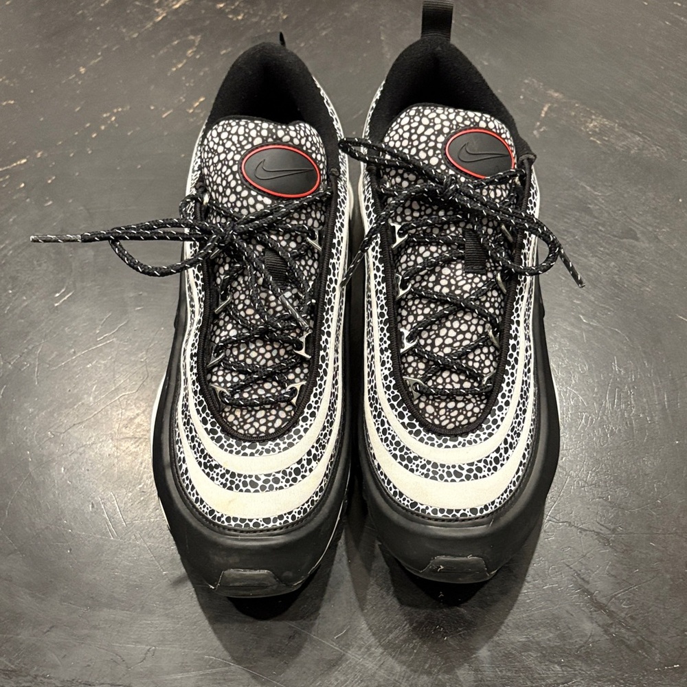 Nike Black and White Patterned Sneakers